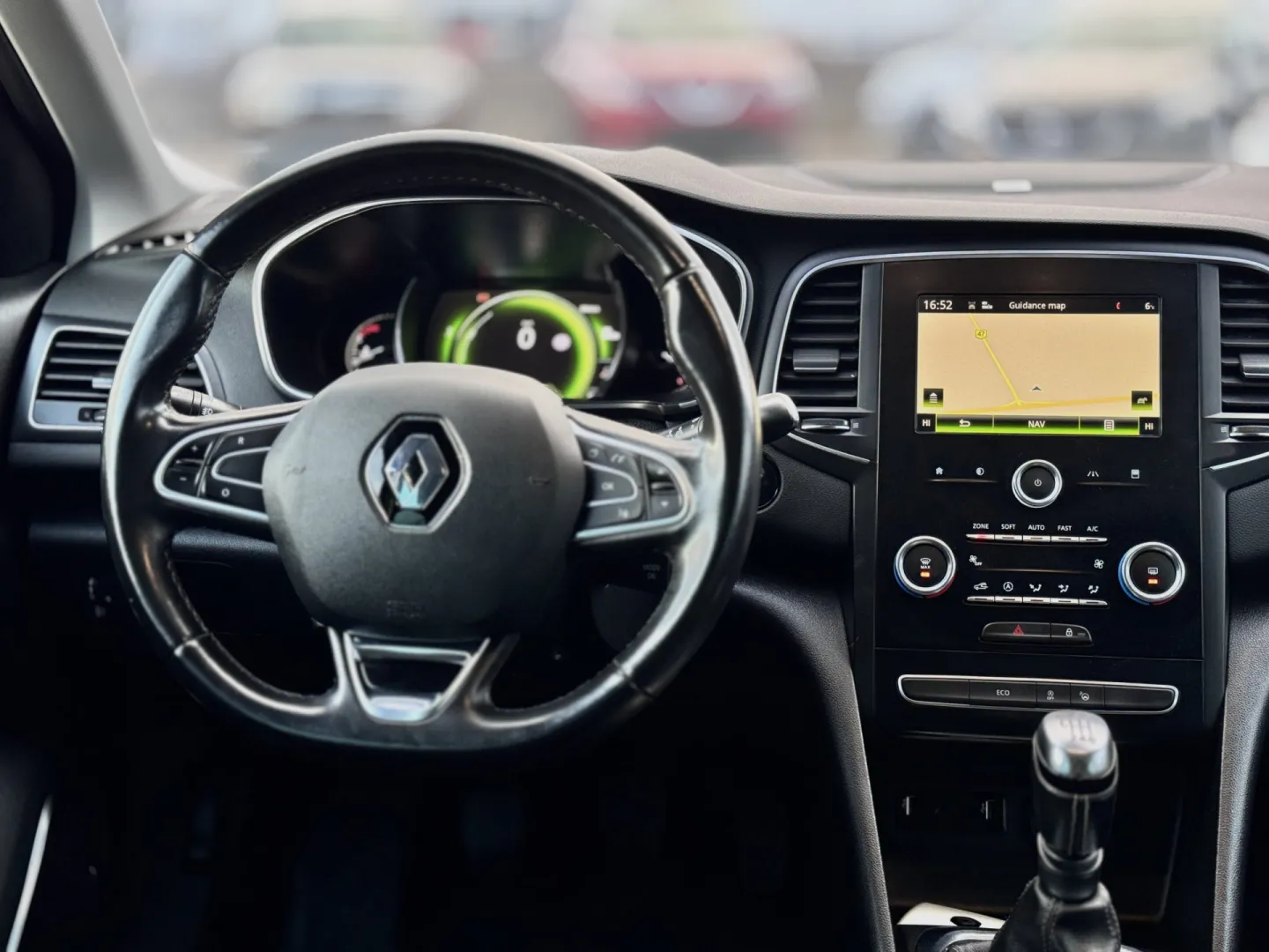 Cumpara/ Vinde online Renault  Megane 2016 SH, la cel mai bun pret pentru tine!