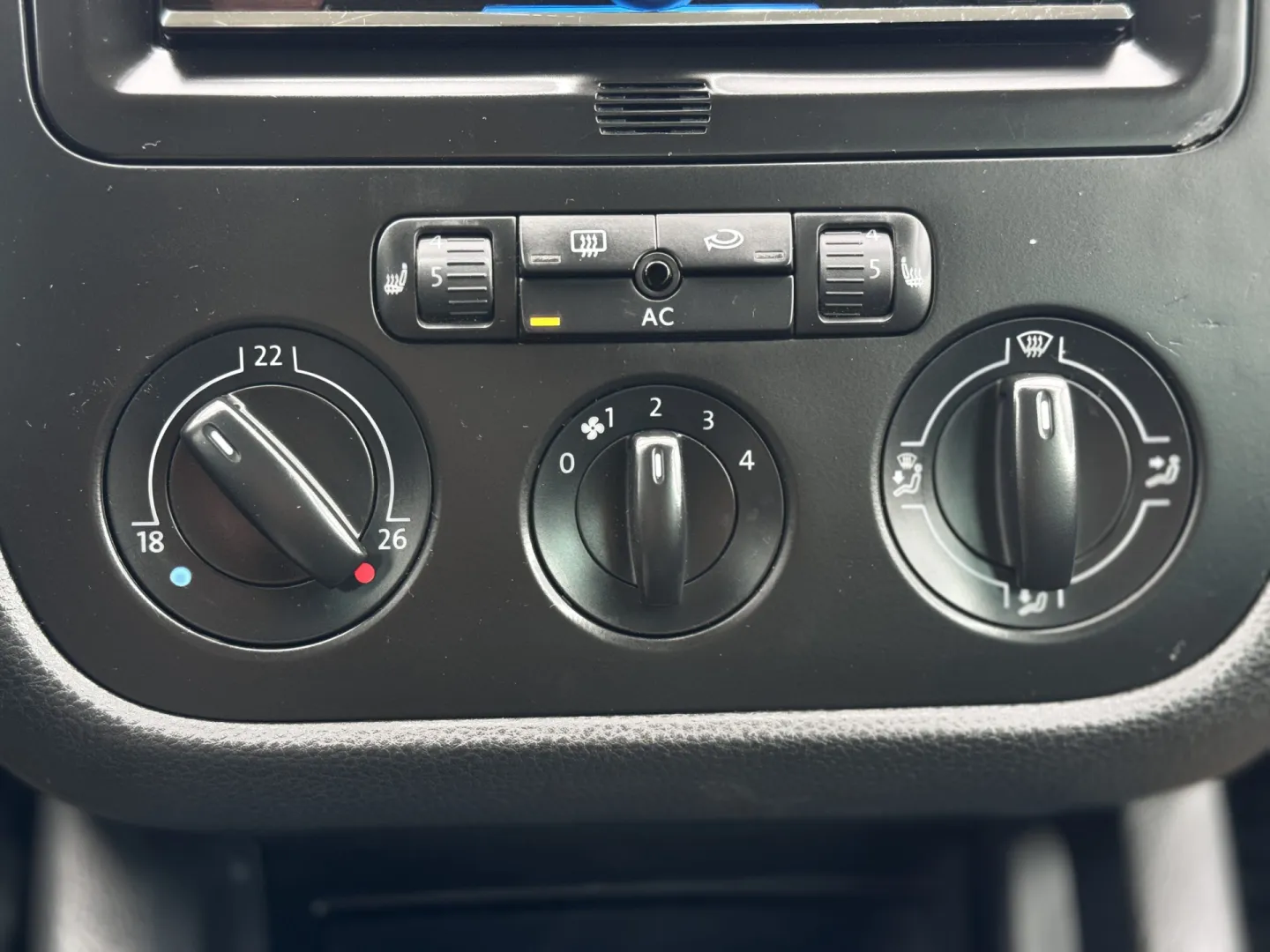 Cumpara/ Vinde online Volkswagen Golf 2008 SH, la cel mai bun pret pentru tine!