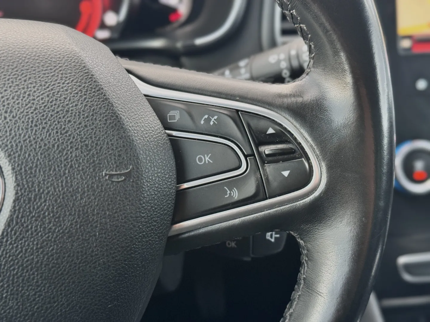Cumpara/ Vinde online Renault  Megane 2016 SH, la cel mai bun pret pentru tine!