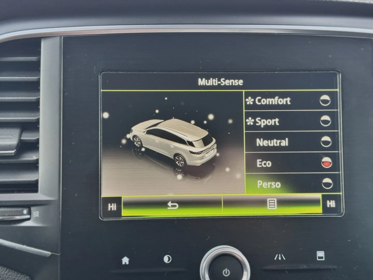 Cumpara/ Vinde online Renault  Megane 2016 SH, la cel mai bun pret pentru tine!