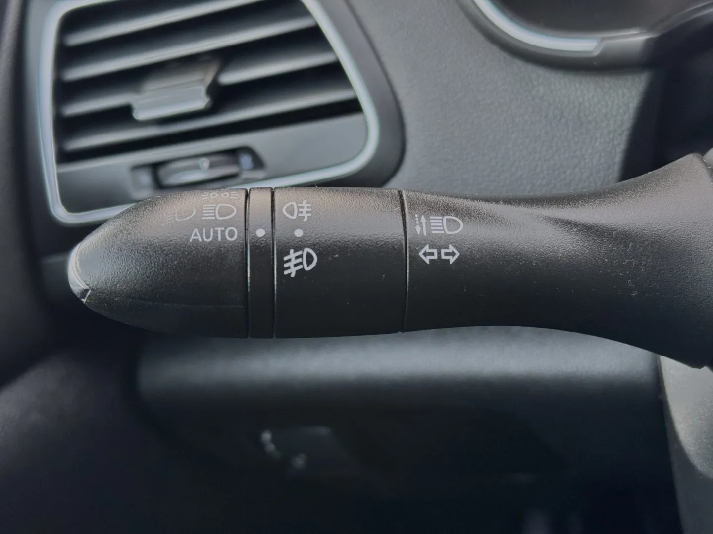 Cumpara/ Vinde online Renault  Megane 2016 SH, la cel mai bun pret pentru tine!