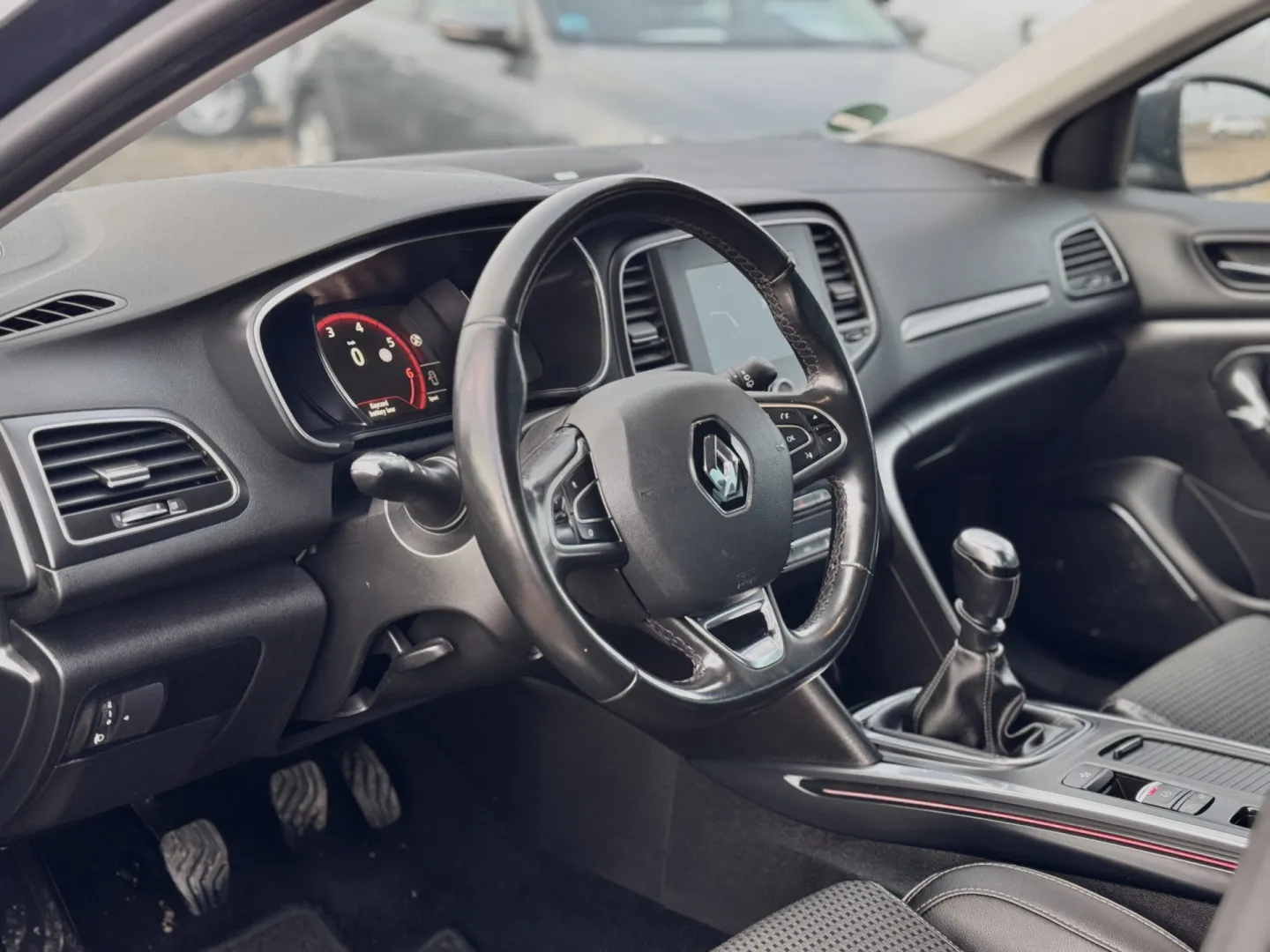 Cumpara/ Vinde online Renault  Megane 2016 SH, la cel mai bun pret pentru tine!