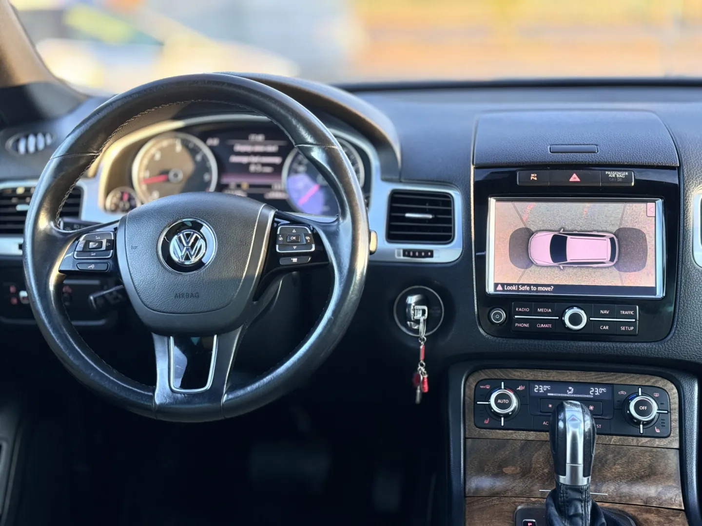 Cumpara/ Vinde online Volkswagen Touareg 2011 SH, la cel mai bun pret pentru tine!