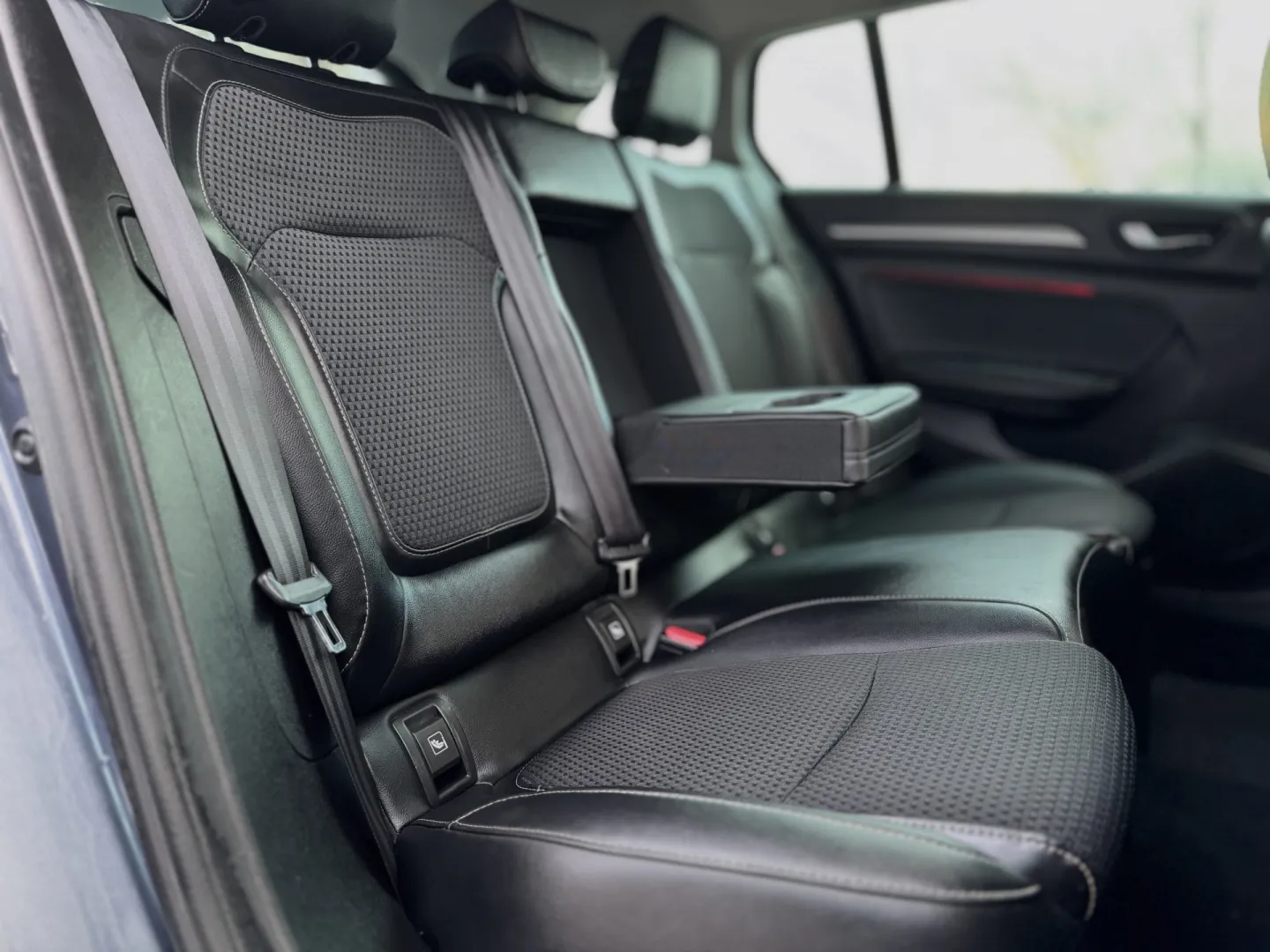 Cumpara/ Vinde online Renault  Megane 2016 SH, la cel mai bun pret pentru tine!