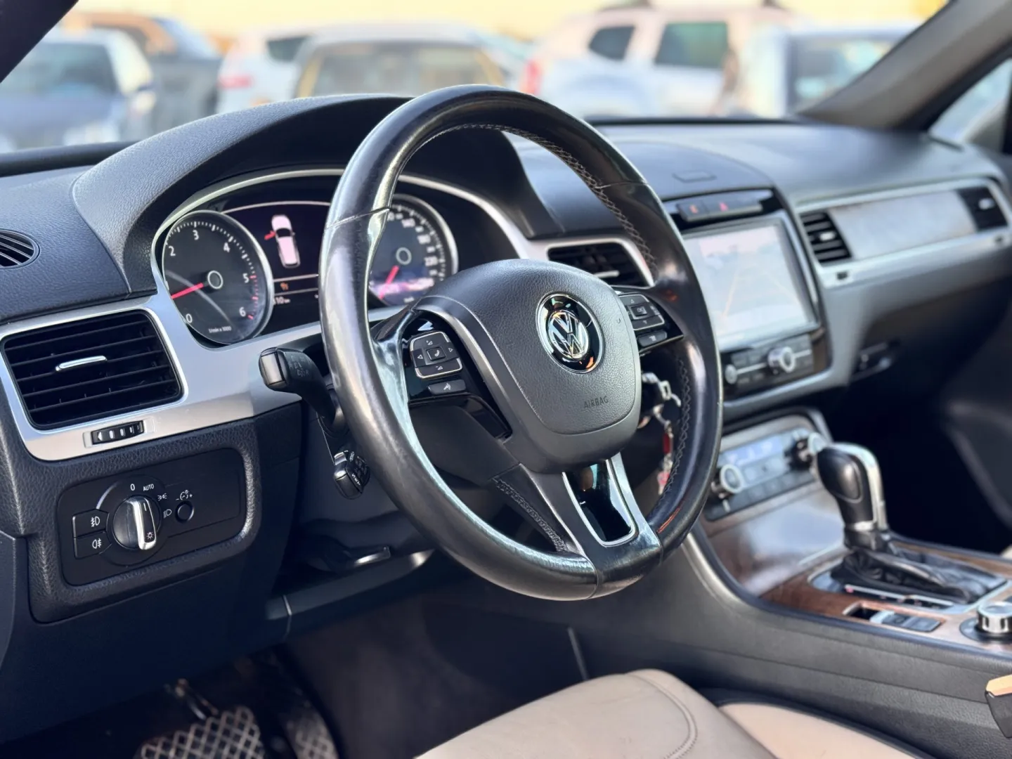 Cumpara/ Vinde online Volkswagen Touareg 2011 SH, la cel mai bun pret pentru tine!