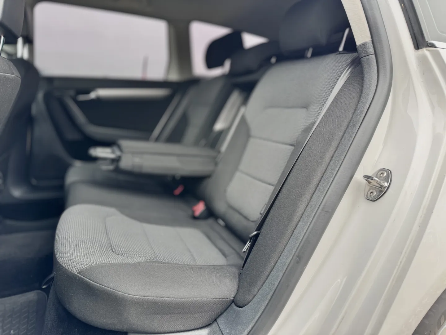 Cumpara/ Vinde online Volkswagen Passat 2013 SH, la cel mai bun pret pentru tine!
