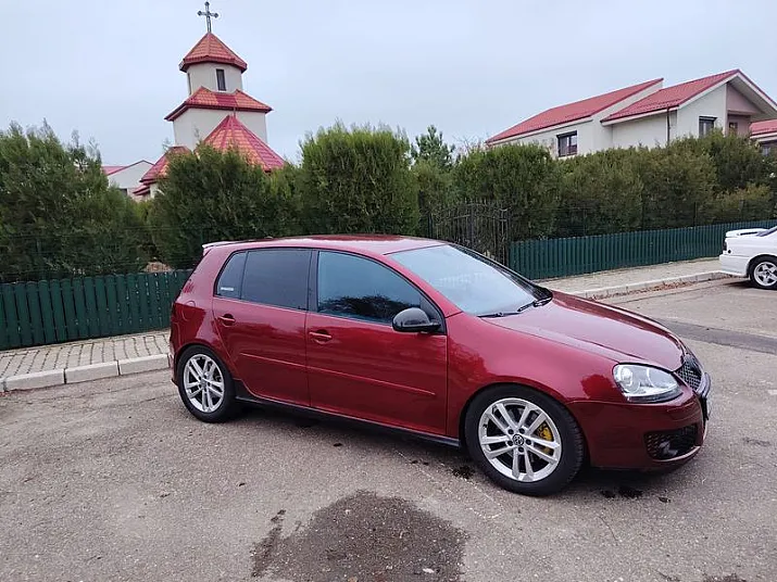 Cumpără / Vinde Volkswagen Golf 2005 SH, la cel mai bun pret pentru tine!