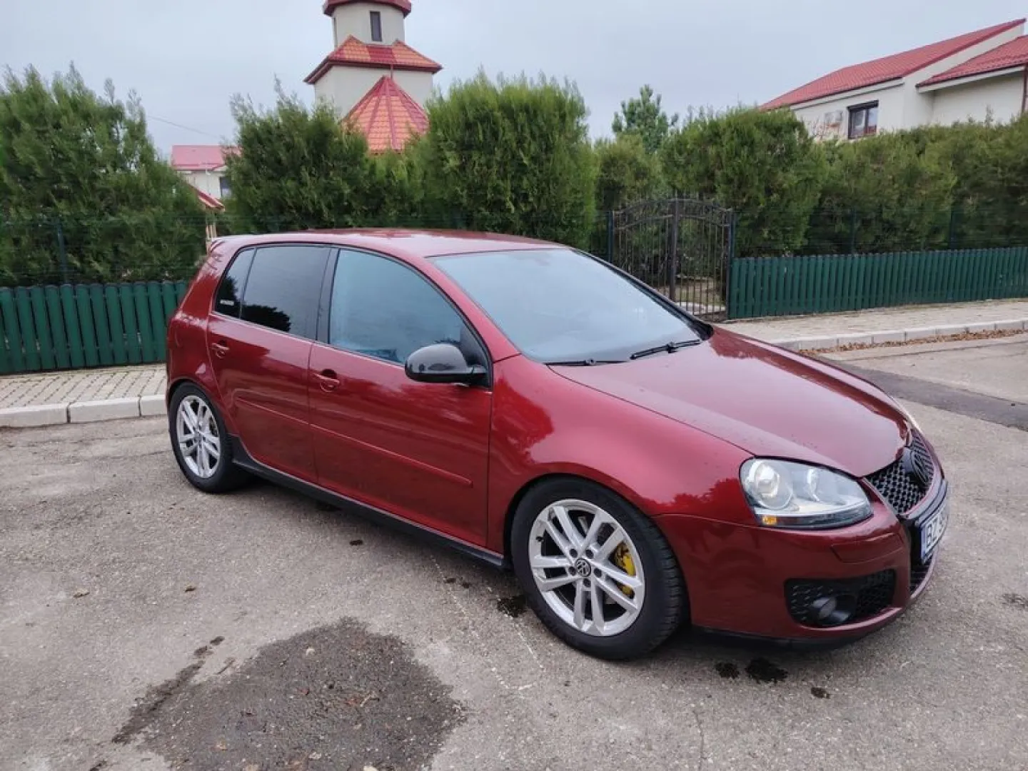Cumpara/ Vinde online Volkswagen Golf 2005 SH, la cel mai bun pret pentru tine!