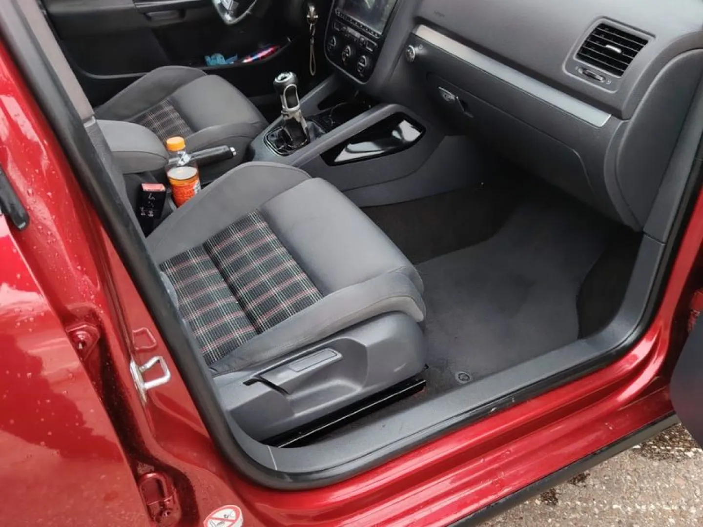 Cumpara/ Vinde online Volkswagen Golf 2005 SH, la cel mai bun pret pentru tine!