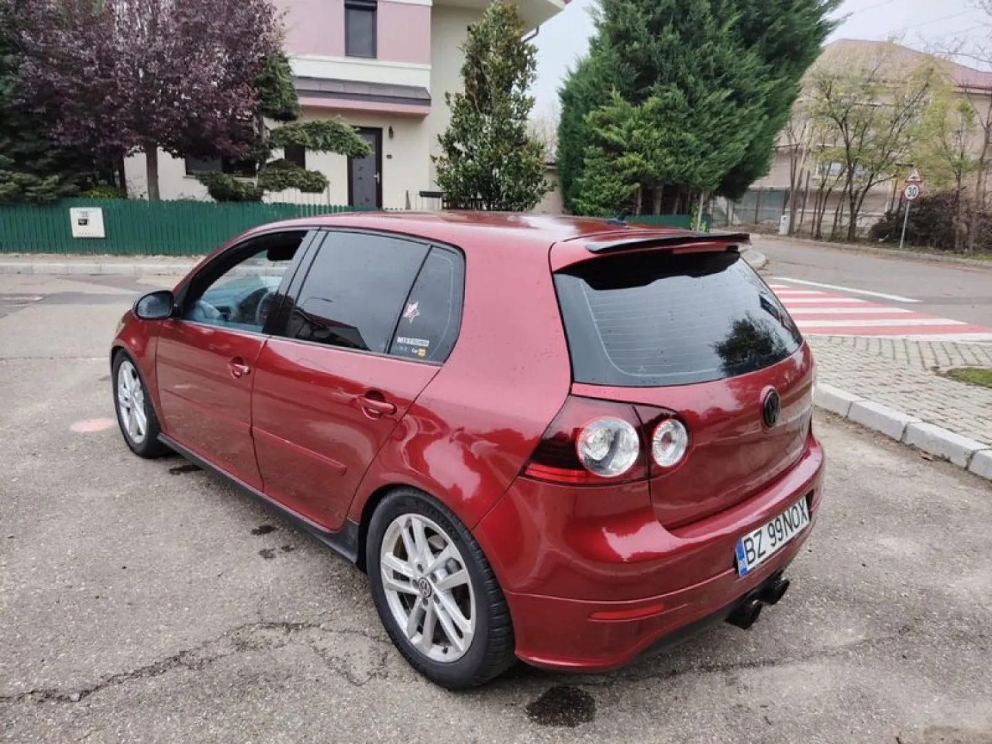 Cumpara/ Vinde online Volkswagen Golf 2005 SH, la cel mai bun pret pentru tine!