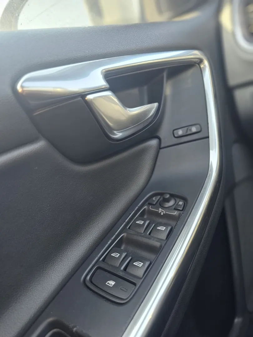 Cumpara/ Vinde online Volvo S60 2016 SH, la cel mai bun pret pentru tine!