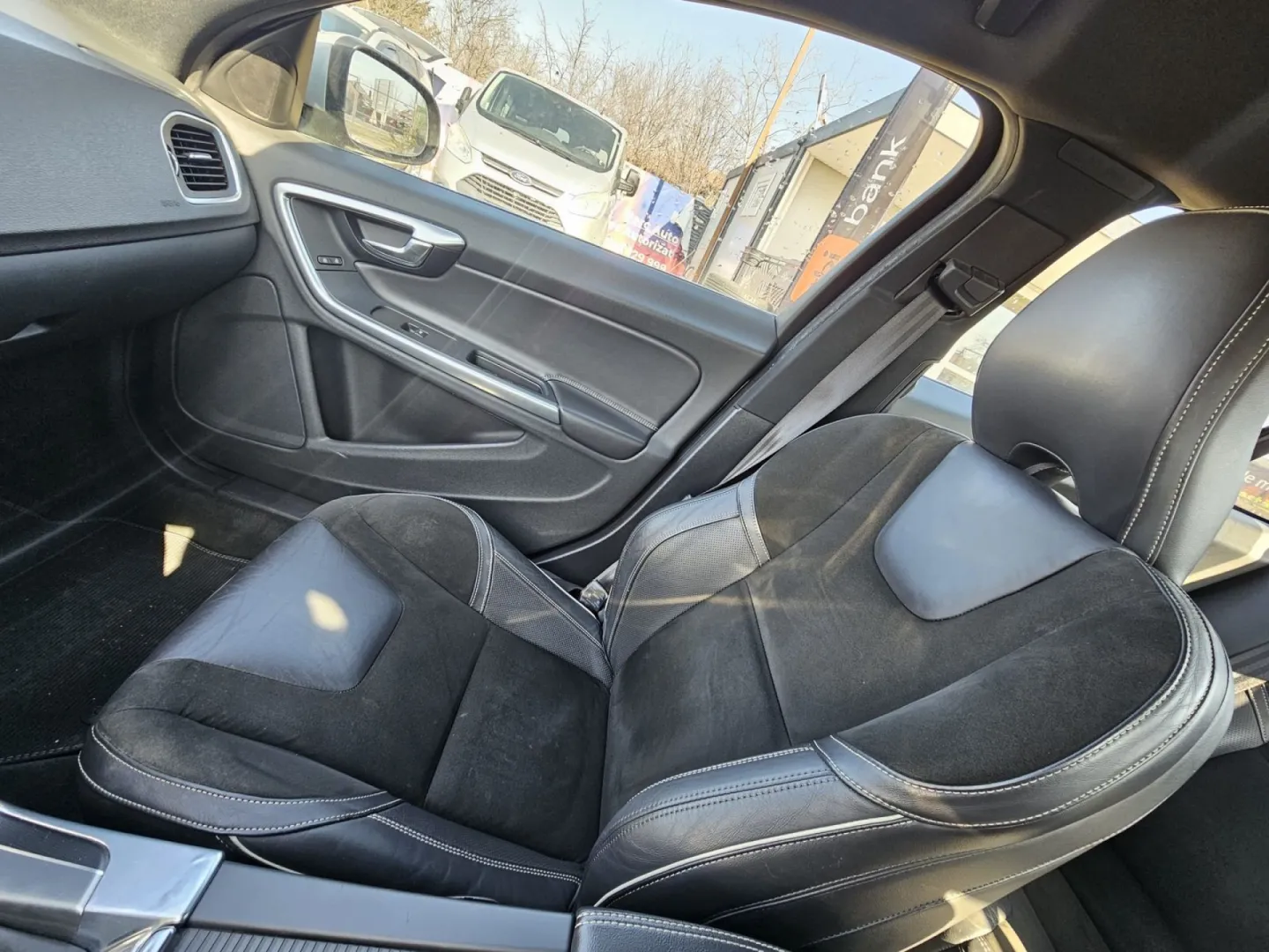 Cumpara/ Vinde online Volvo S60 2016 SH, la cel mai bun pret pentru tine!