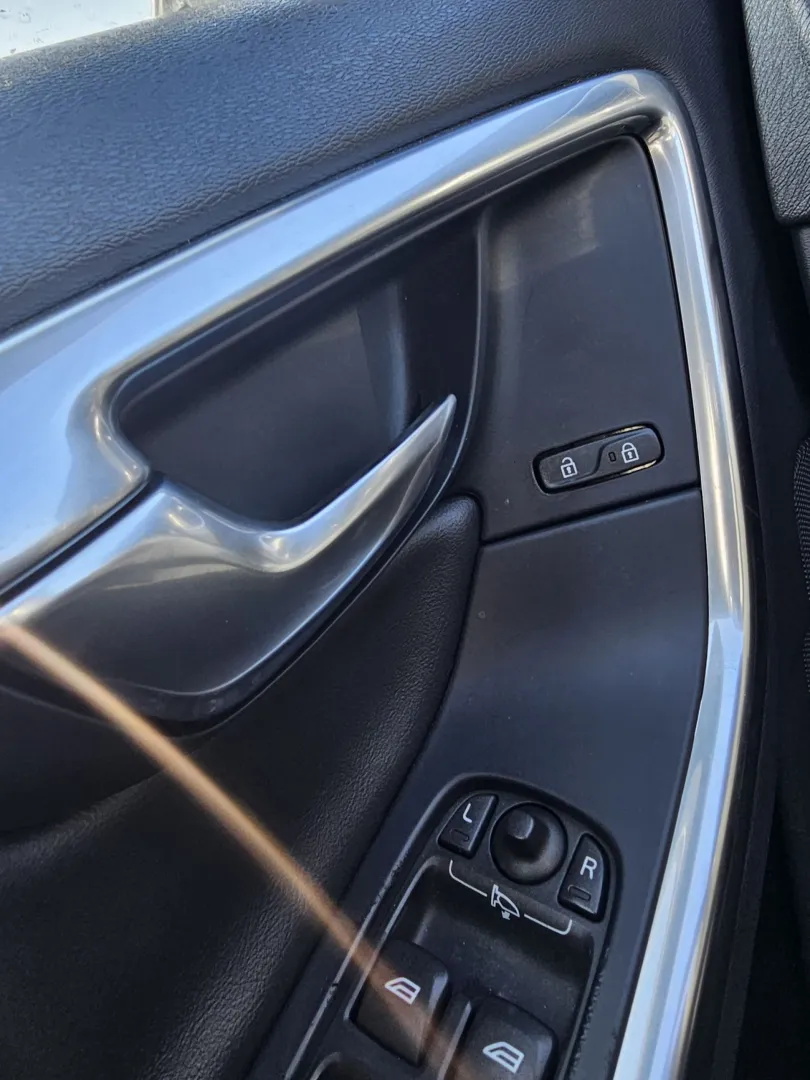 Cumpara/ Vinde online Volvo S60 2016 SH, la cel mai bun pret pentru tine!