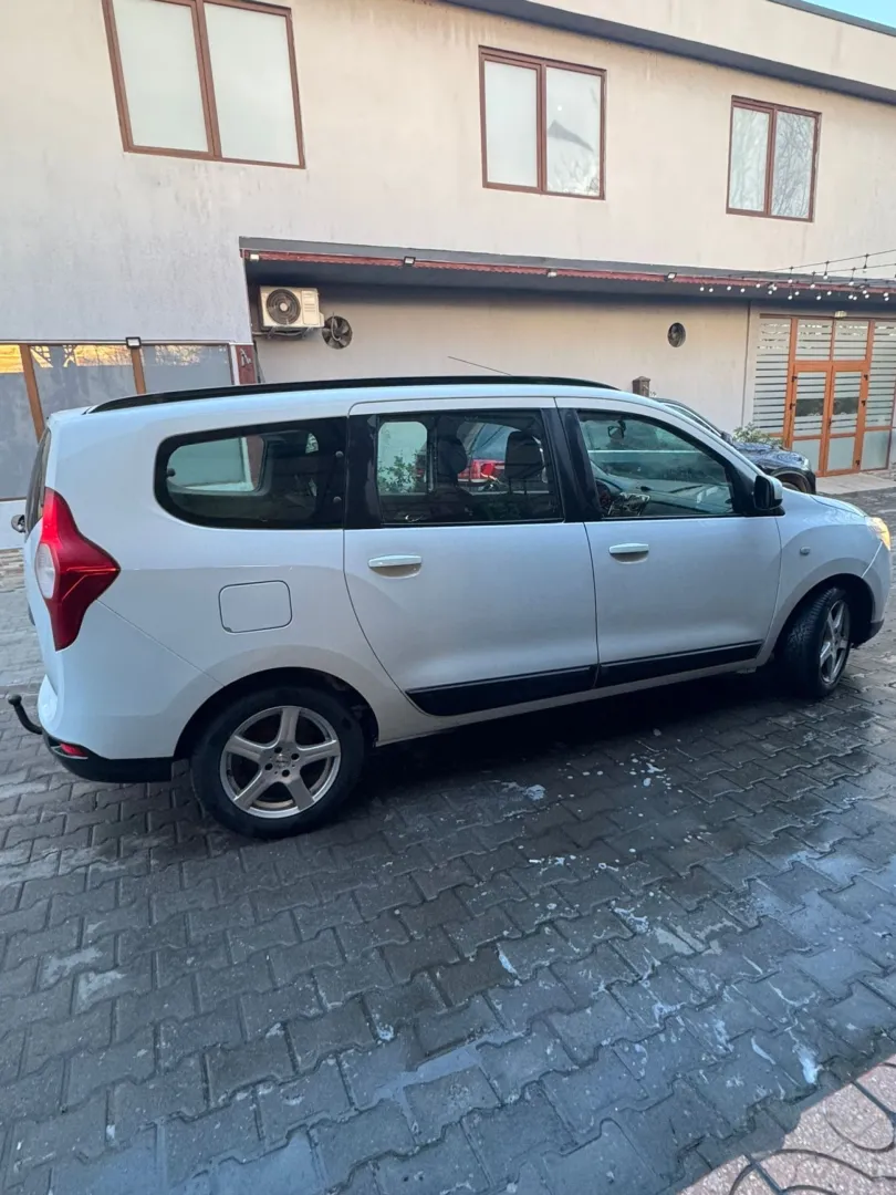 Cumpara/ Vinde online Dacia Lodgy 2015 SH, la cel mai bun pret pentru tine!