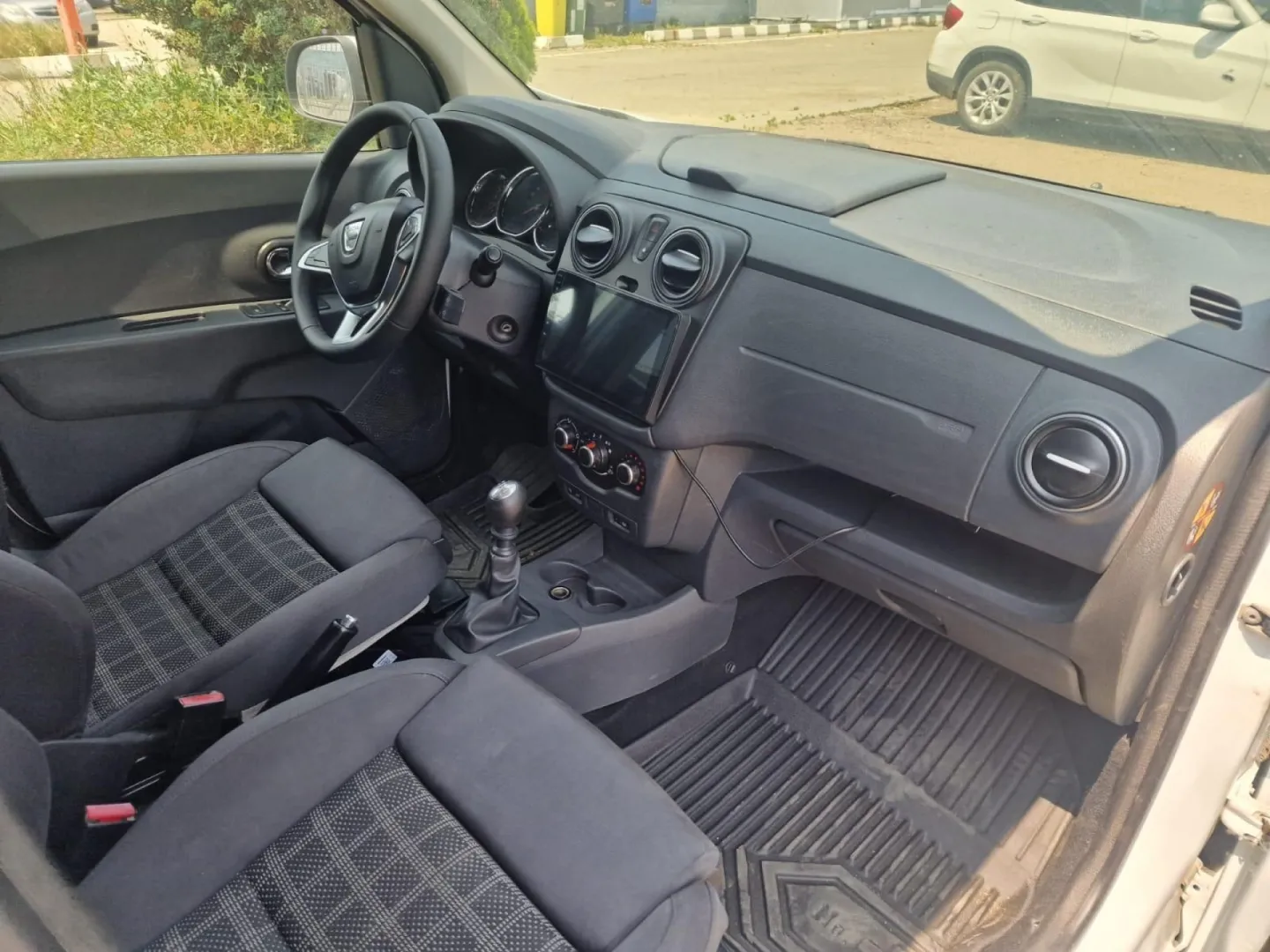 Cumpara/ Vinde online Dacia Lodgy 2019 SH, la cel mai bun pret pentru tine!