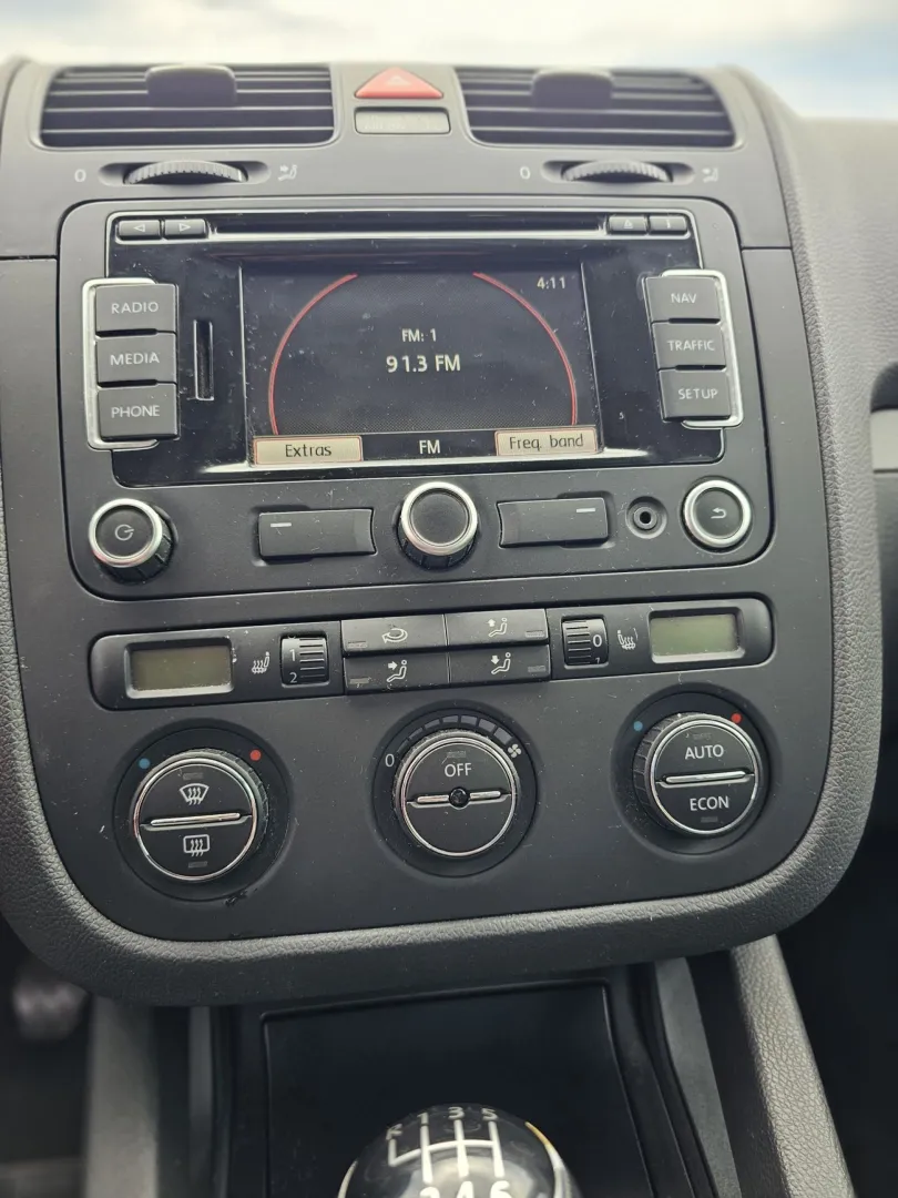 Cumpara/ Vinde online Volkswagen Golf 2008 SH, la cel mai bun pret pentru tine!