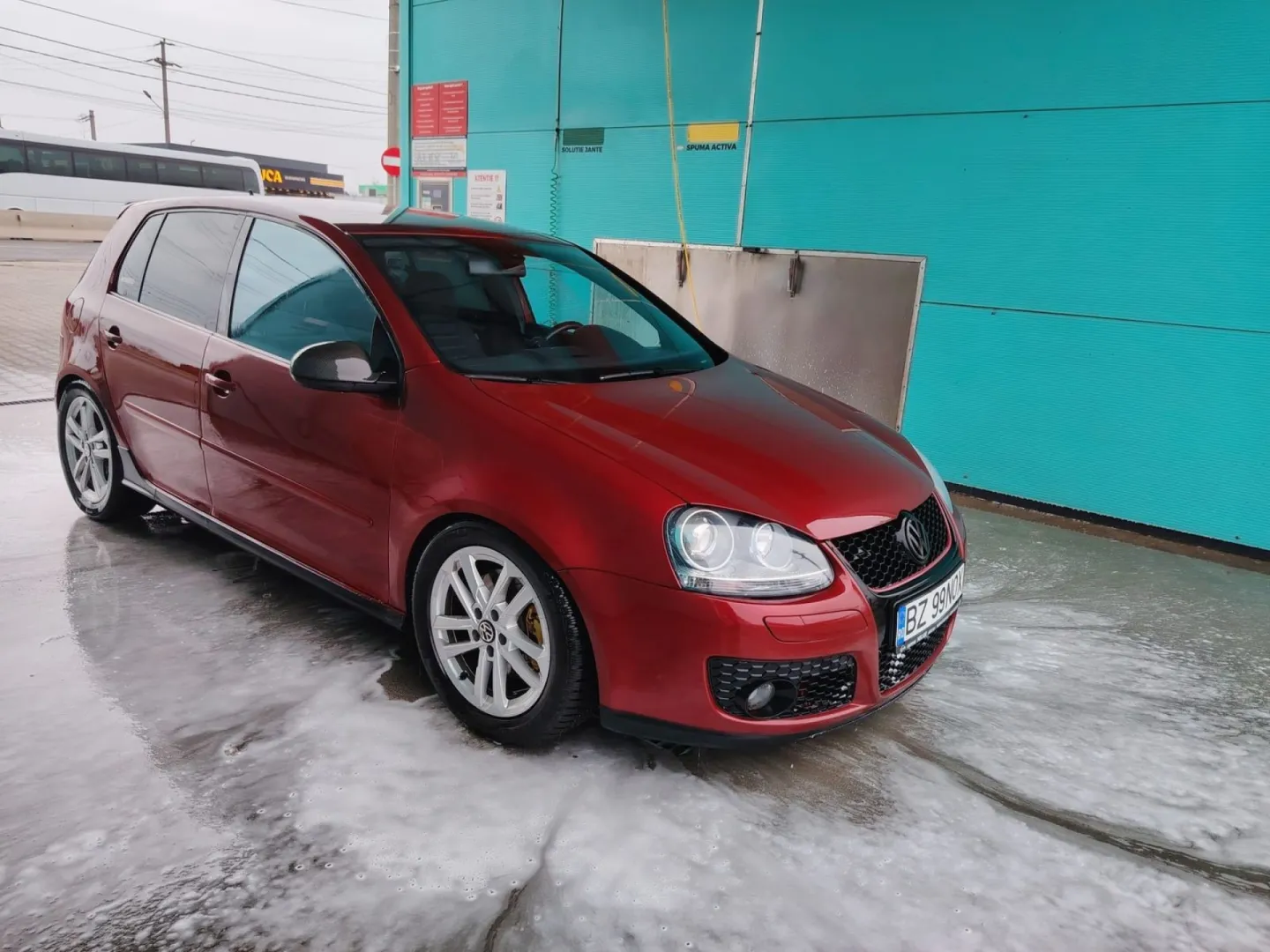 Cumpara/ Vinde online Volkswagen Golf 2006 SH, la cel mai bun pret pentru tine!