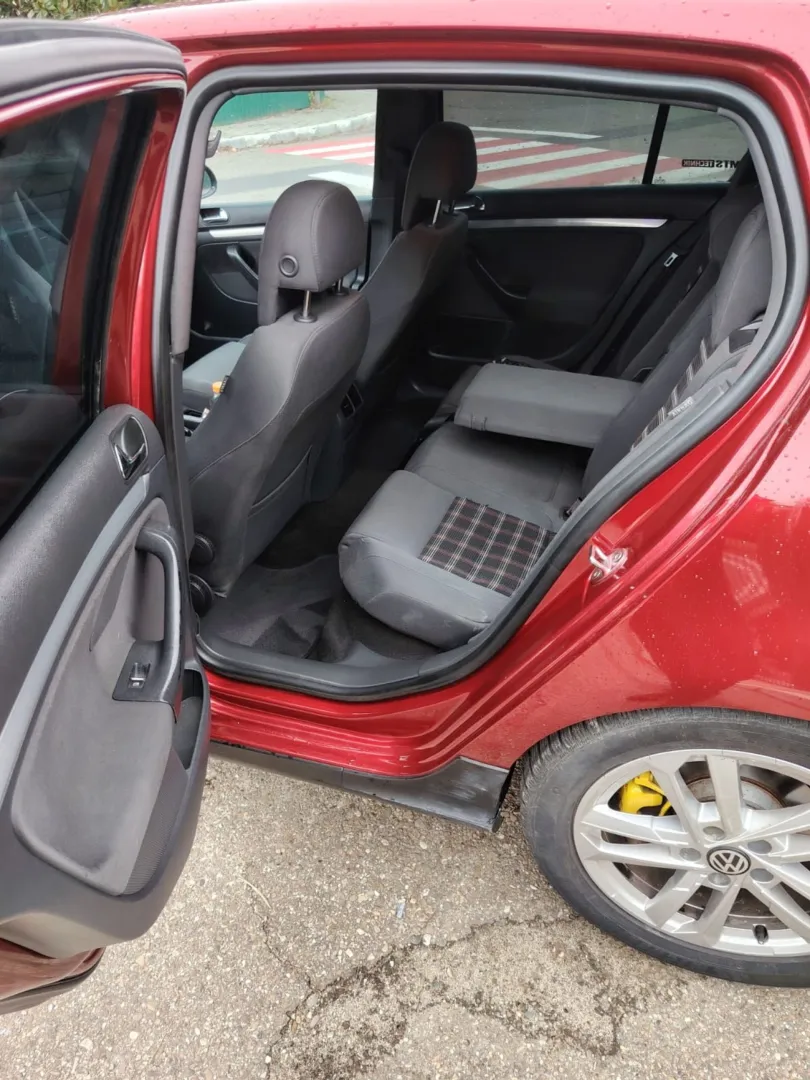 Cumpara/ Vinde online Volkswagen Golf 2006 SH, la cel mai bun pret pentru tine!