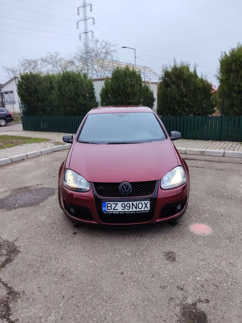 Cumpara/ Vinde online Volkswagen Golf 2006 SH, la cel mai bun pret pentru tine!