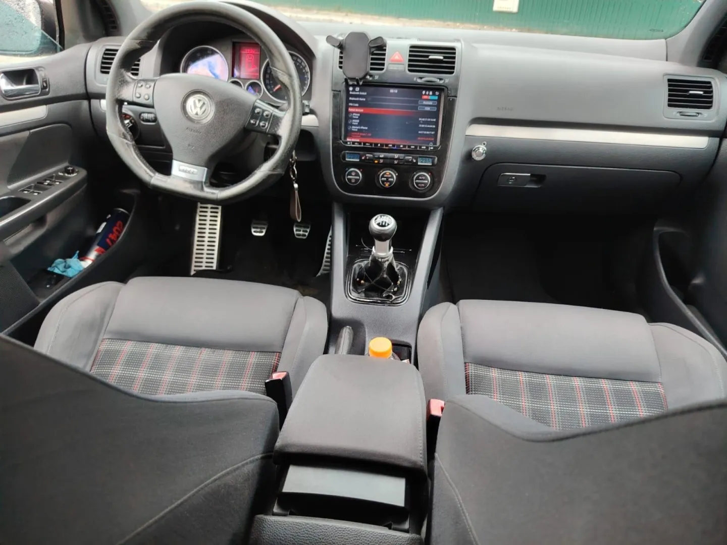 Cumpara/ Vinde online Volkswagen Golf 2006 SH, la cel mai bun pret pentru tine!