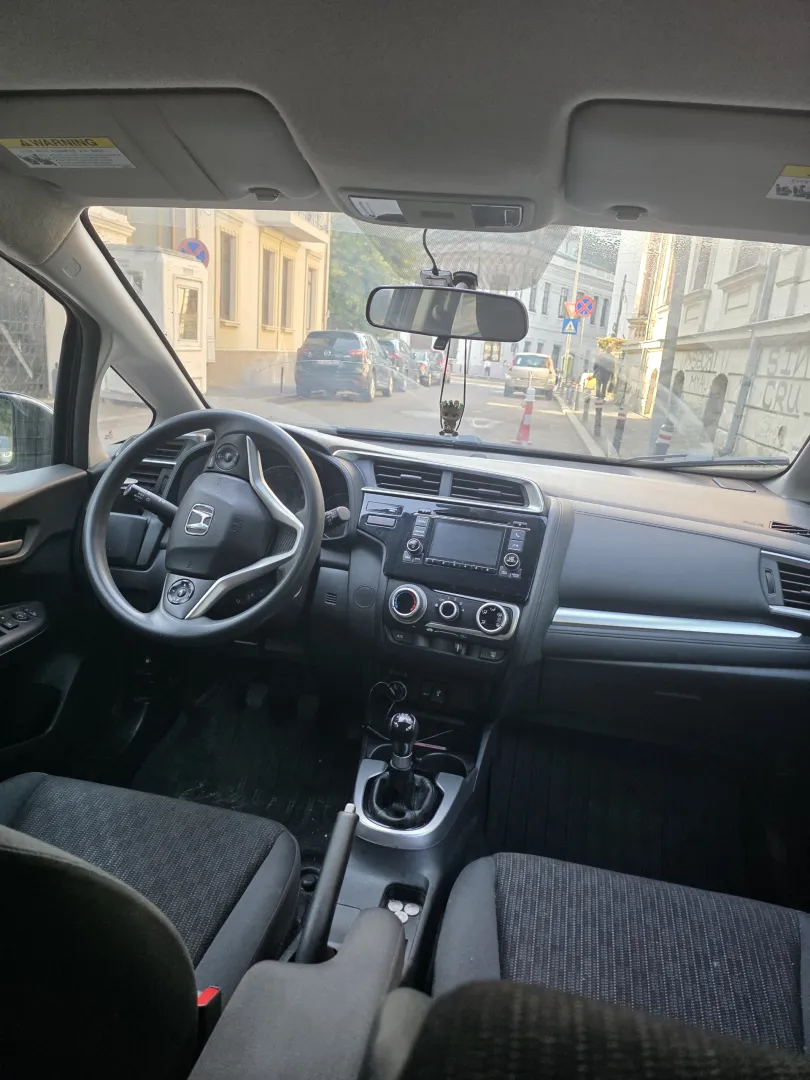 Cumpara/ Vinde online Honda Jazz 2015 SH, la cel mai bun pret pentru tine!