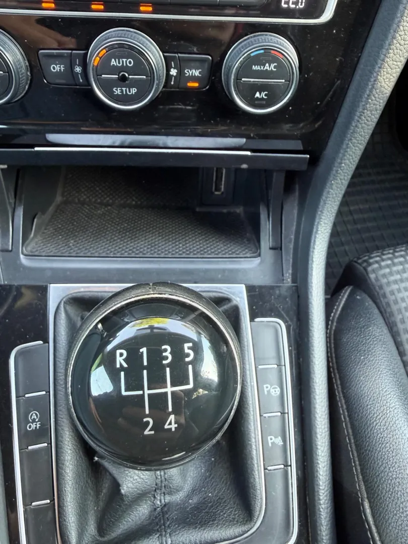 Cumpara/ Vinde online Volkswagen Golf 2013 SH, la cel mai bun pret pentru tine!