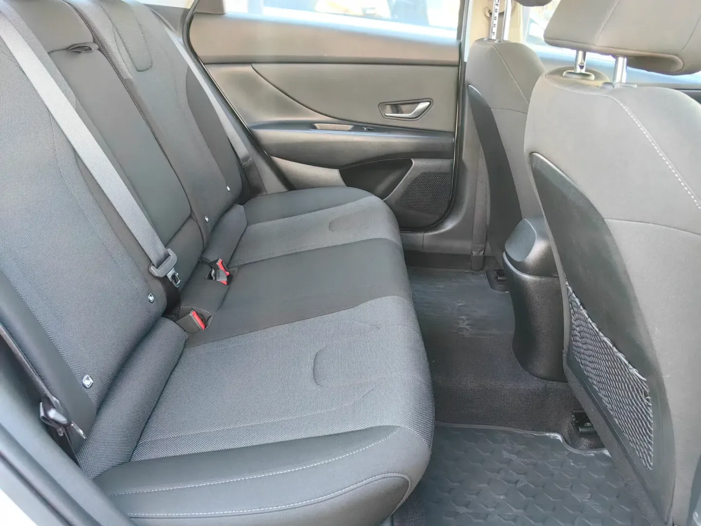 Cumpara/ Vinde online Hyundai Elantra 2022 SH, la cel mai bun pret pentru tine!