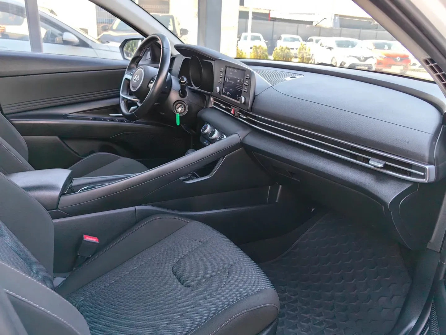 Cumpara/ Vinde online Hyundai Elantra 2022 SH, la cel mai bun pret pentru tine!