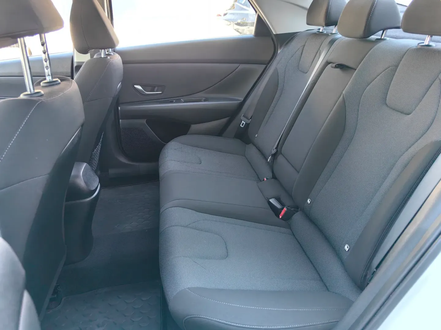 Cumpara/ Vinde online Hyundai Elantra 2022 SH, la cel mai bun pret pentru tine!