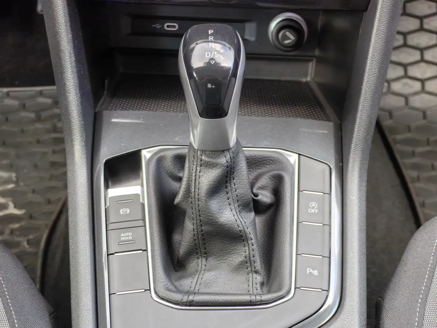 Cumpara/ Vinde online Volkswagen Tiguan 2022 SH, la cel mai bun pret pentru tine!