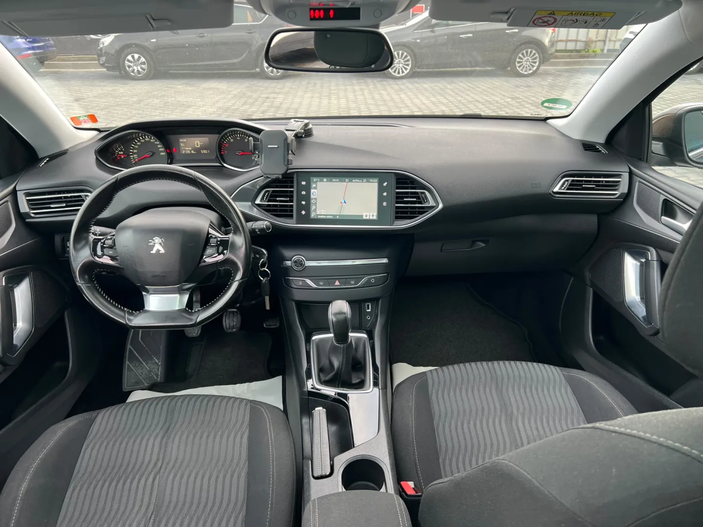 Cumpara/ Vinde online Peugeot 308 1.2 Pure Tech Blue 2015 SH, la cel mai bun pret pentru tine!