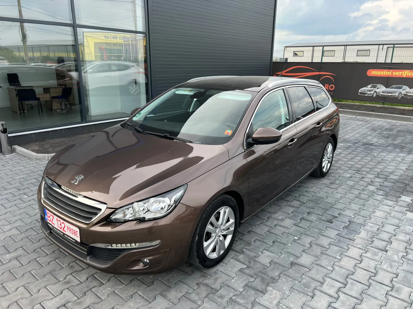 Cumpara/ Vinde online Peugeot 308 1.2 Pure Tech Blue 2015 SH, la cel mai bun pret pentru tine!