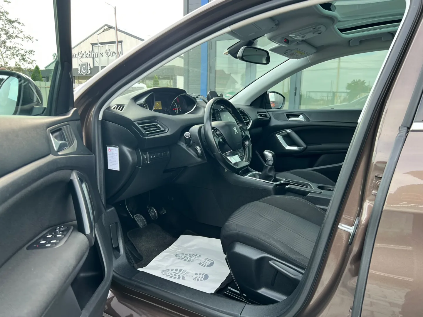 Cumpara/ Vinde online Peugeot 308 1.2 Pure Tech Blue 2015 SH, la cel mai bun pret pentru tine!