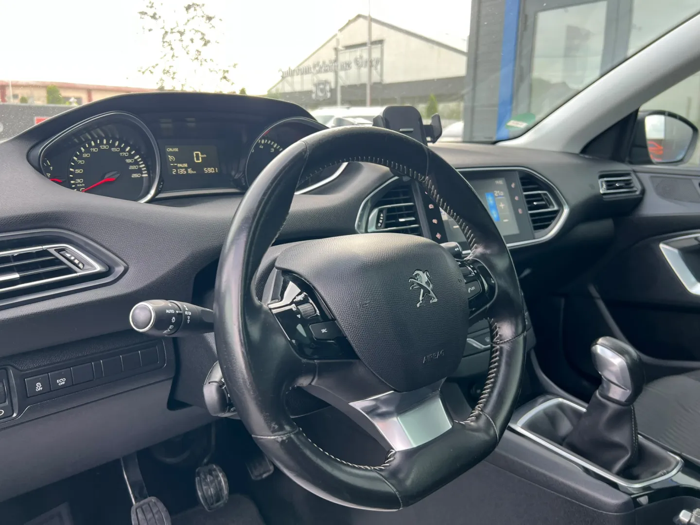 Cumpara/ Vinde online Peugeot 308 1.2 Pure Tech Blue 2015 SH, la cel mai bun pret pentru tine!