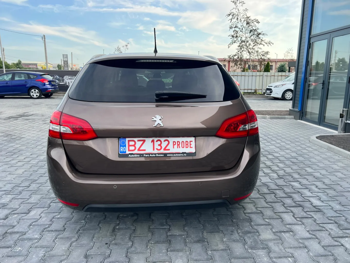 Cumpara/ Vinde online Peugeot 308 1.2 Pure Tech Blue 2015 SH, la cel mai bun pret pentru tine!