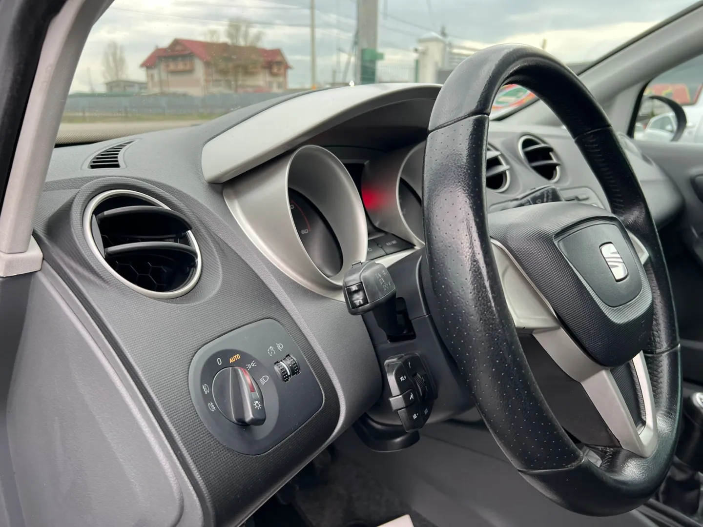 Cumpara/ Vinde online Seat Ibiza 1.2 TDI Style 2011 SH, la cel mai bun pret pentru tine!