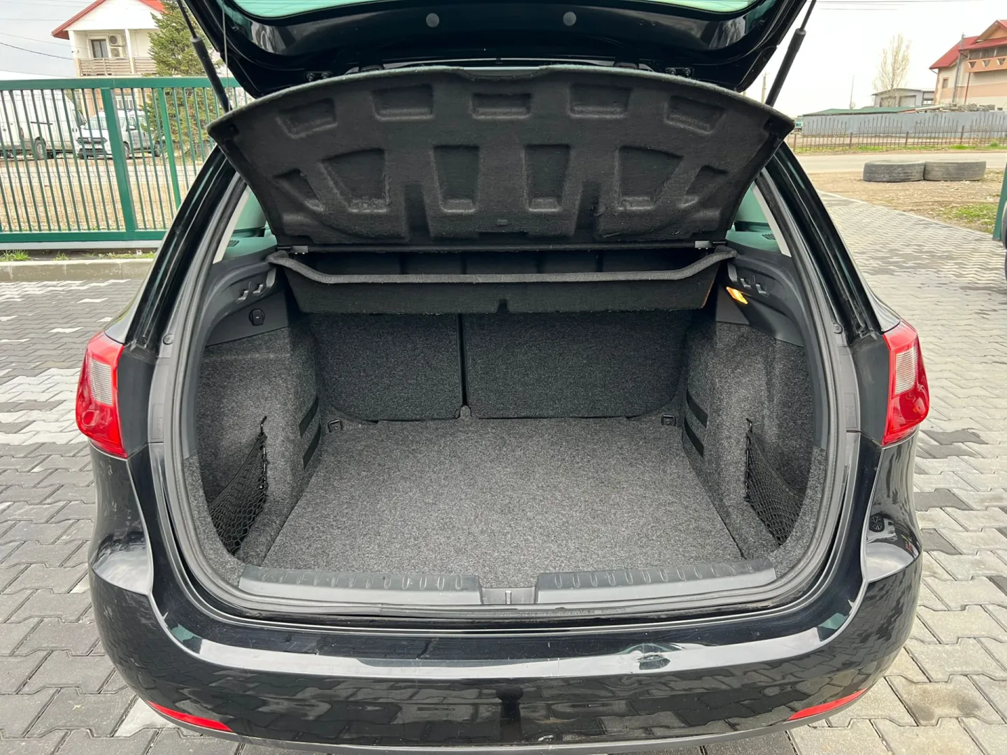 Cumpara/ Vinde online Seat Ibiza 1.2 TDI Style 2011 SH, la cel mai bun pret pentru tine!