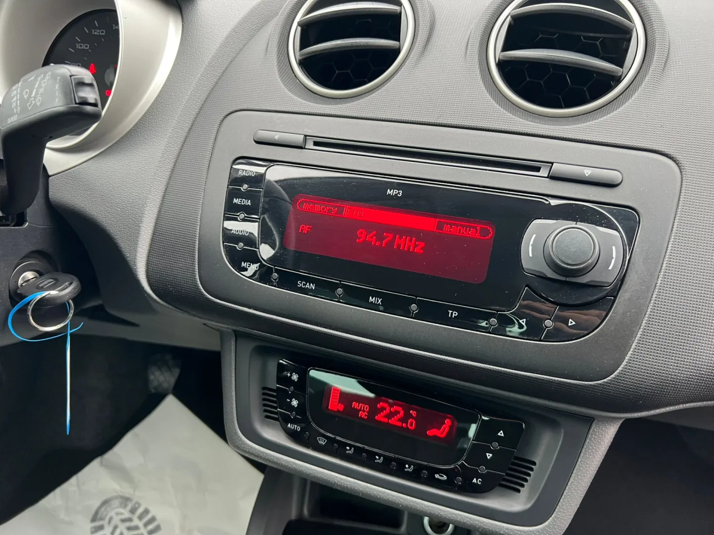 Cumpara/ Vinde online Seat Ibiza 1.2 TDI Style 2011 SH, la cel mai bun pret pentru tine!