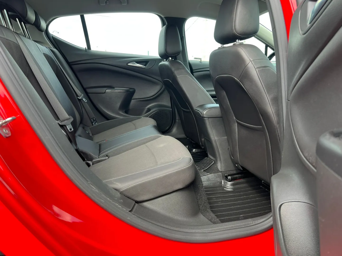 Cumpara/ Vinde online Opel Astra 2016 SH, la cel mai bun pret pentru tine!