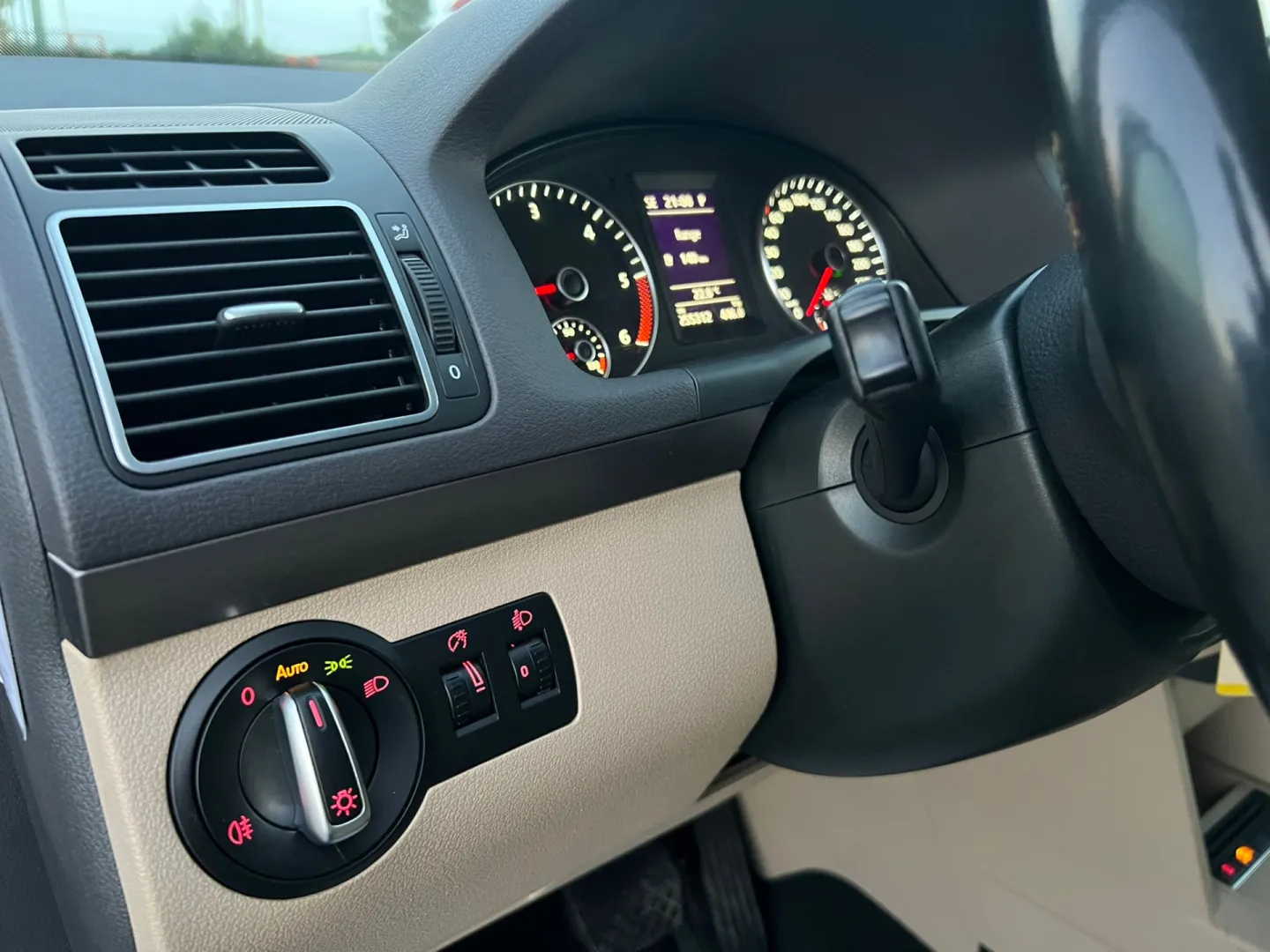 Cumpara/ Vinde online Volkswagen Touran 2012 SH, la cel mai bun pret pentru tine!