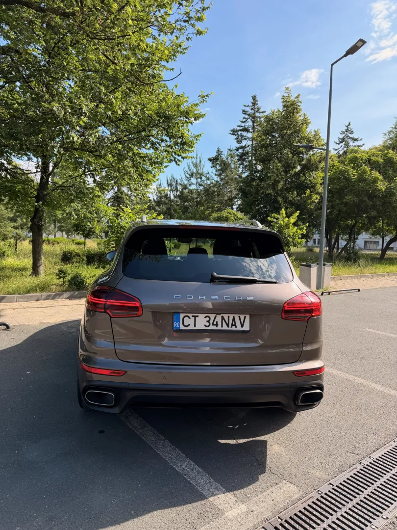 Cumpara/ Vinde online Porsche Cayenne 2015 SH, la cel mai bun pret pentru tine!