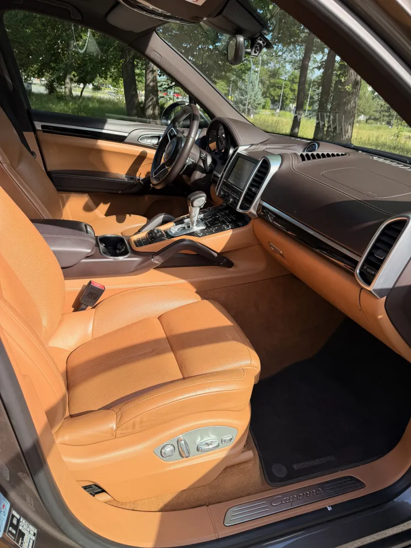Cumpara/ Vinde online Porsche Cayenne 2015 SH, la cel mai bun pret pentru tine!