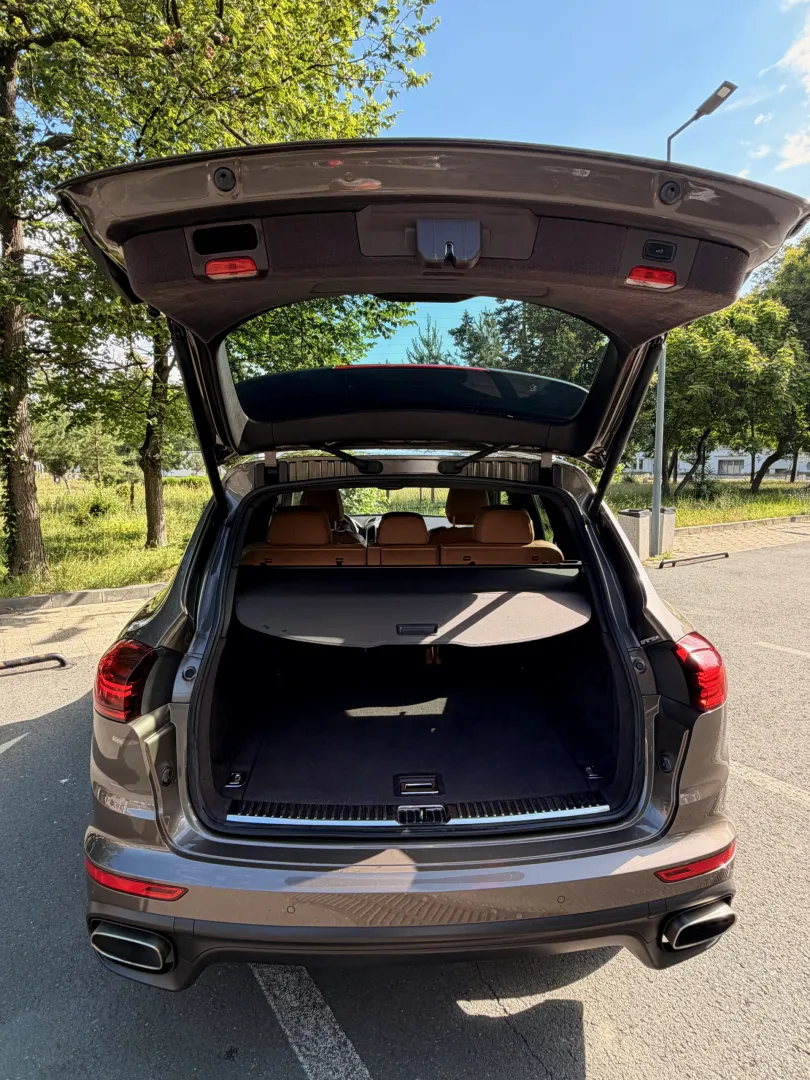 Cumpara/ Vinde online Porsche Cayenne 2015 SH, la cel mai bun pret pentru tine!