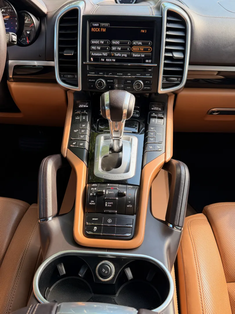 Cumpara/ Vinde online Porsche Cayenne 2015 SH, la cel mai bun pret pentru tine!