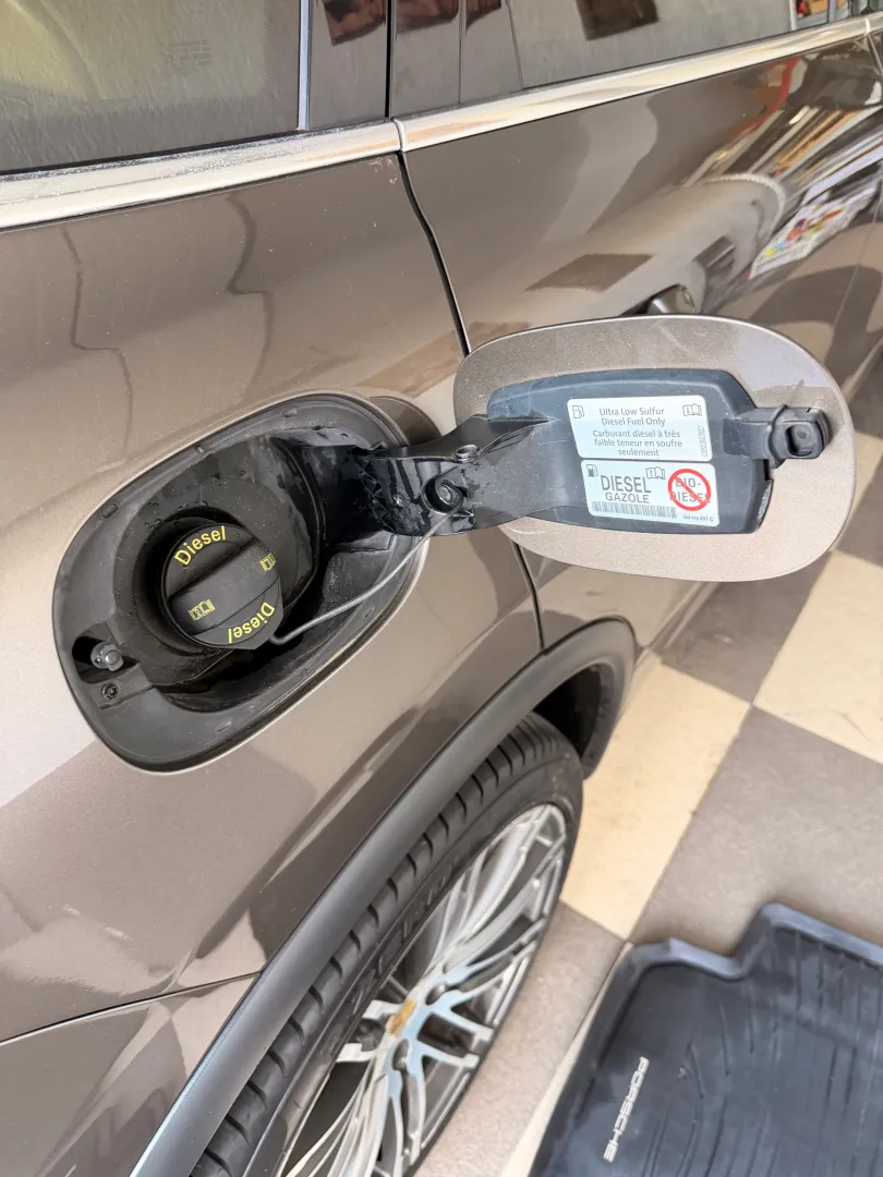 Cumpara/ Vinde online Porsche Cayenne 2015 SH, la cel mai bun pret pentru tine!