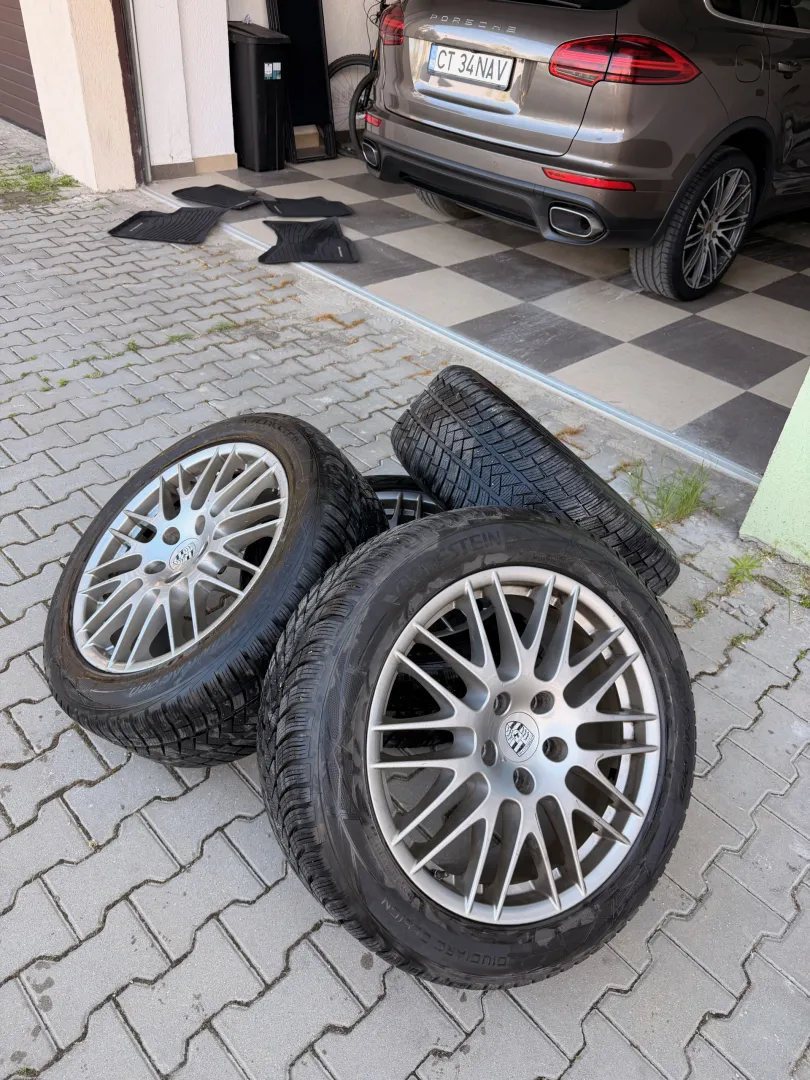 Cumpara/ Vinde online Porsche Cayenne 2015 SH, la cel mai bun pret pentru tine!