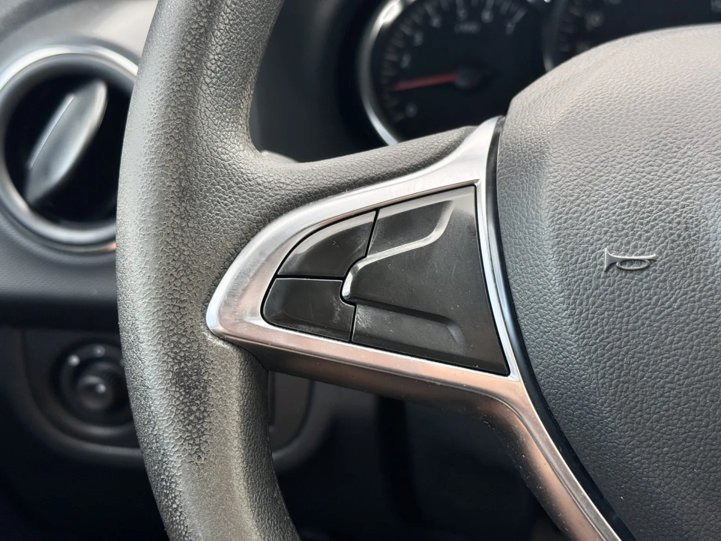 Cumpara/ Vinde online Dacia Logan 2019 SH, la cel mai bun pret pentru tine!