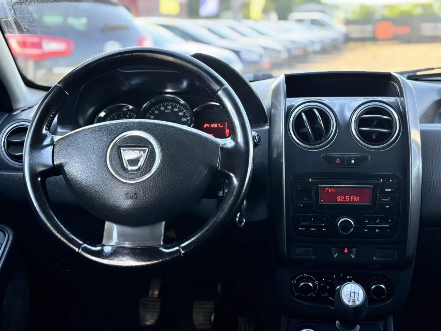 Cumpara/ Vinde online Dacia Duster 2015 SH, la cel mai bun pret pentru tine!