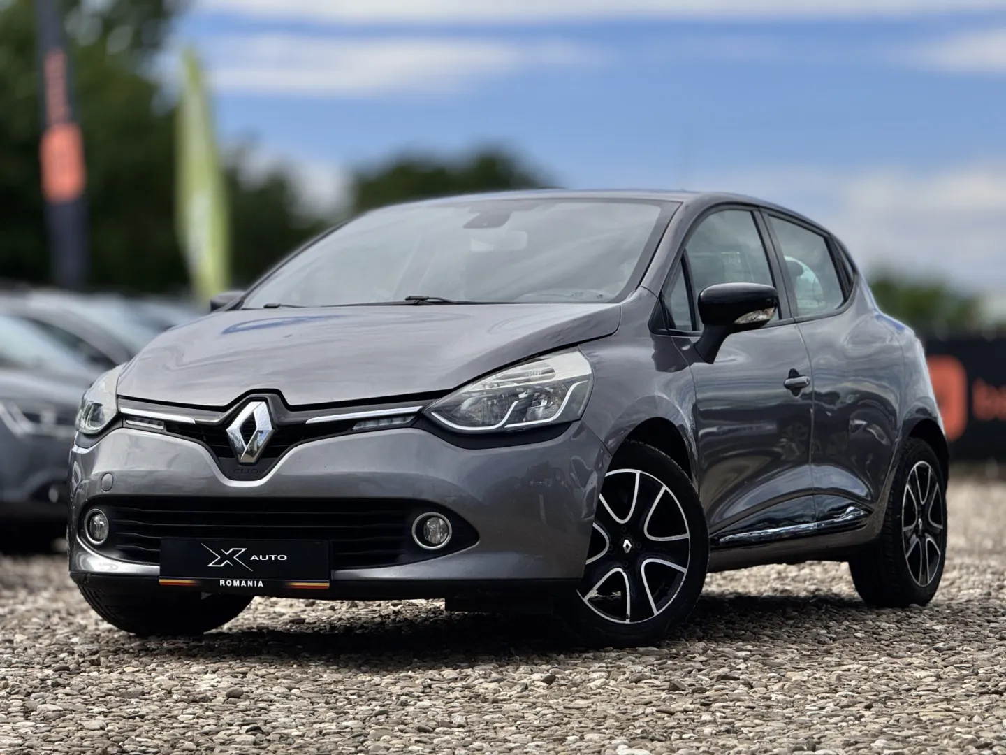 Cumpara/ Vinde online Renault  Clio 2013 SH, la cel mai bun pret pentru tine!