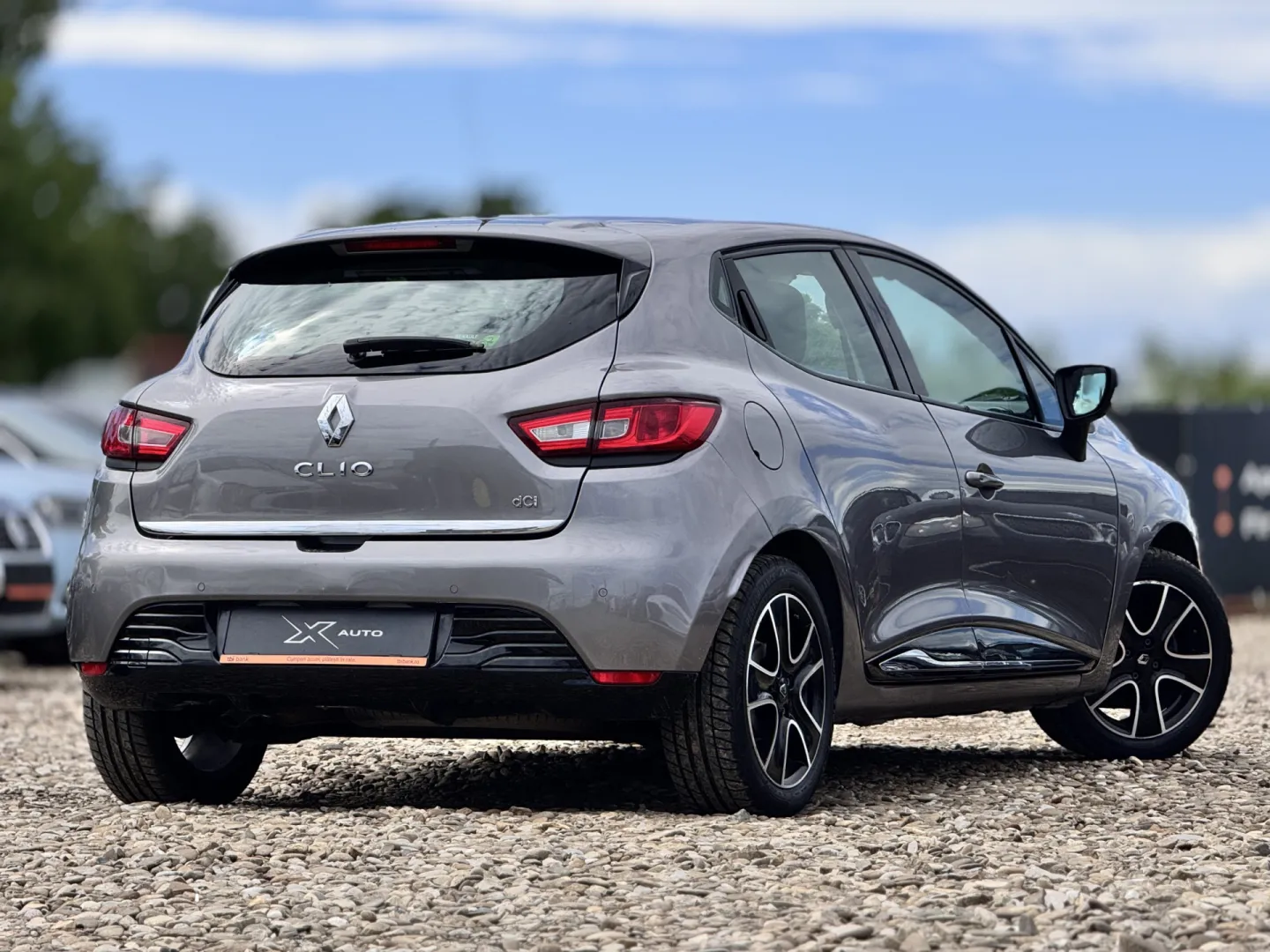 Cumpara/ Vinde online Renault  Clio 2013 SH, la cel mai bun pret pentru tine!